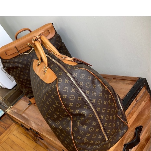 Louis Vuitton large travel bag. - Picture 7 of 10